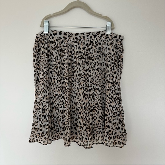 Banana Republic | Mini Skirt Pleated - Picture 6 of 9